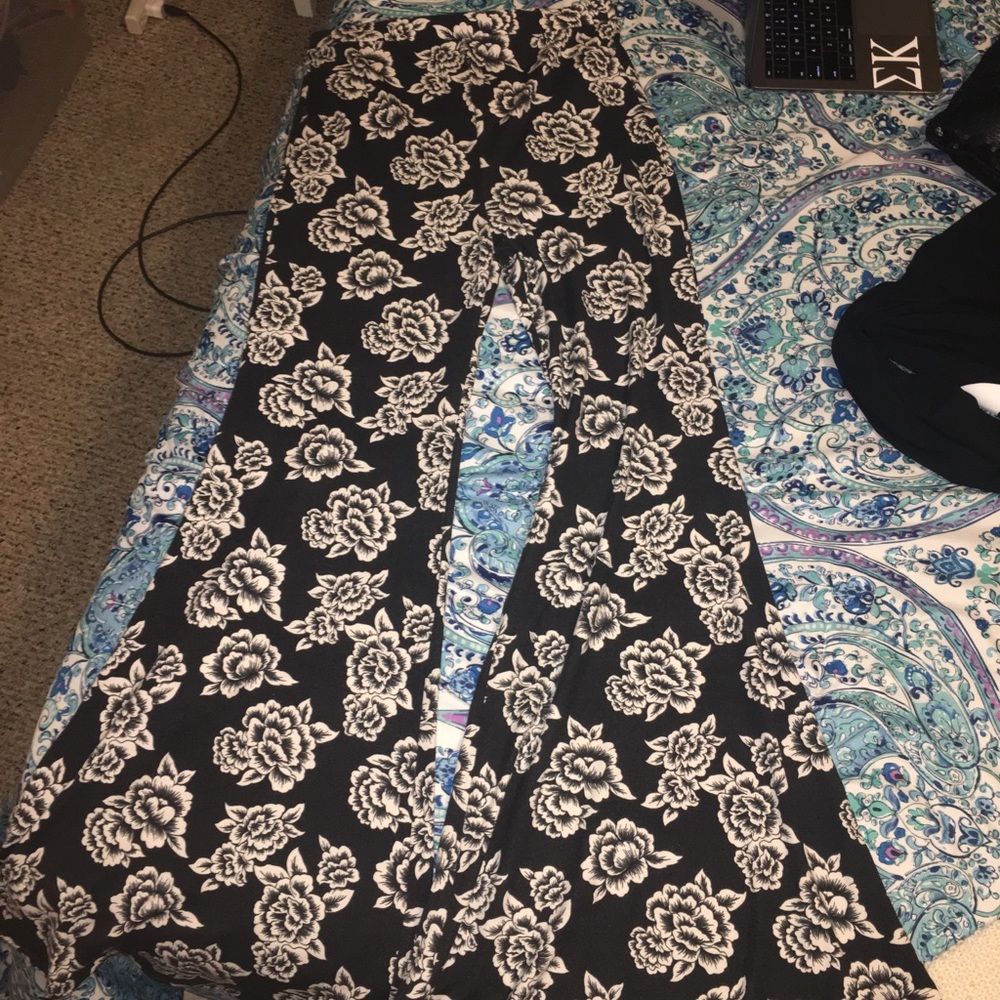 Forever21 flared pants-legging material NEVER WORN